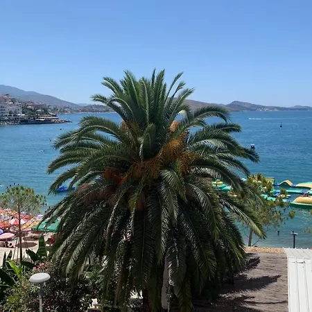 Caramel Sun Apts Appartamento Sarandë